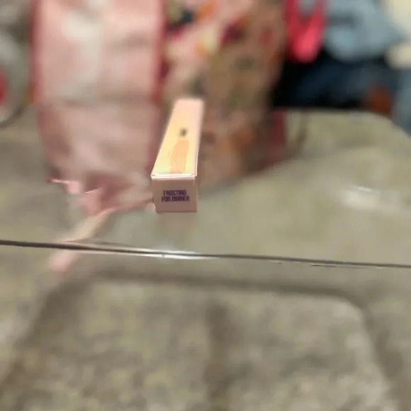 Frosting for dinner Jeffree Star Supreme Gloss - NWT - Neon Lavender - 1 AVA. - Picture 6 of 8